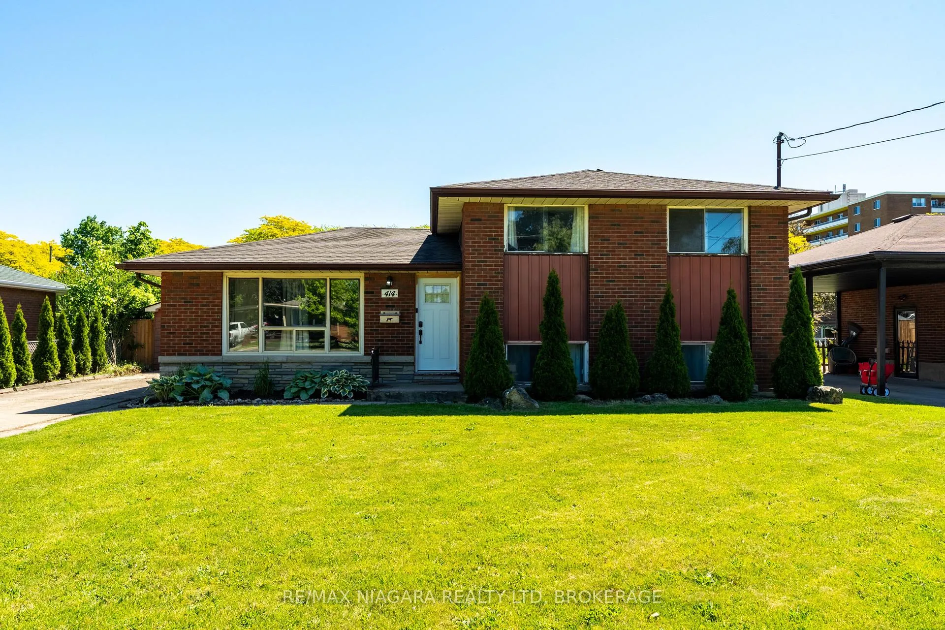 Front of 414 Bunting Road
