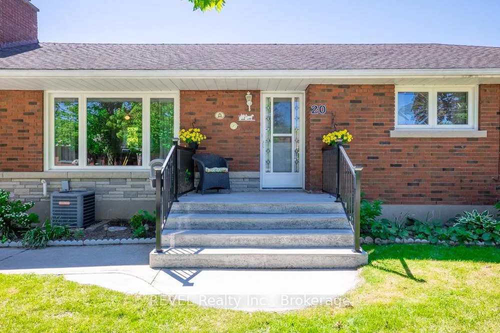 Photo 2 of 20 Glencairn Drive, St. Catharines, Bunting/Linwell — HOMEH
