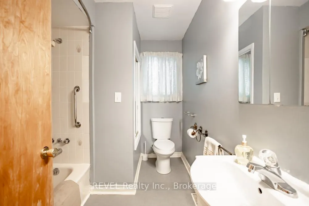 Photo 20 of 20 Glencairn Drive, St. Catharines, Bunting/Linwell — HOMEH