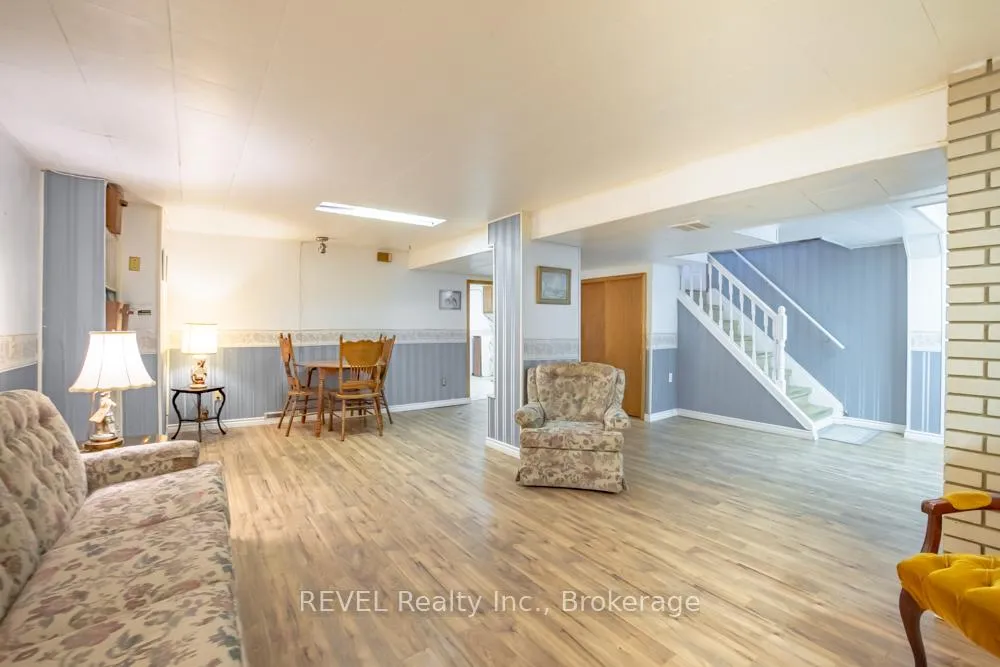Photo 23 of 20 Glencairn Drive, St. Catharines, Bunting/Linwell — HOMEH