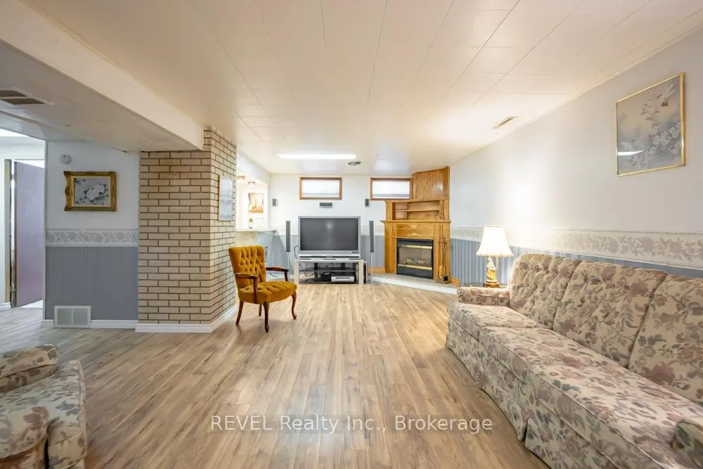 Photo 25 of 20 Glencairn Drive, St. Catharines, Bunting/Linwell — HOMEH