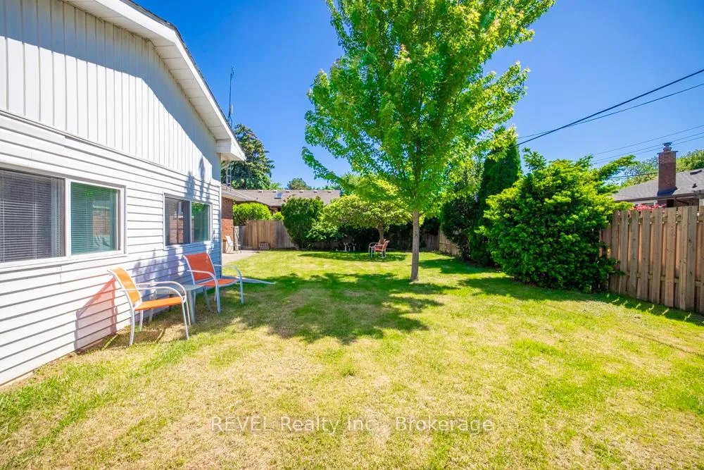 Photo 38 of 20 Glencairn Drive, St. Catharines, Bunting/Linwell — HOMEH