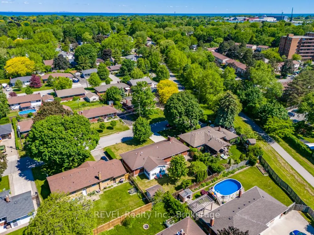 Photo 45 of 20 Glencairn Drive, St. Catharines, Bunting/Linwell — HOMEH