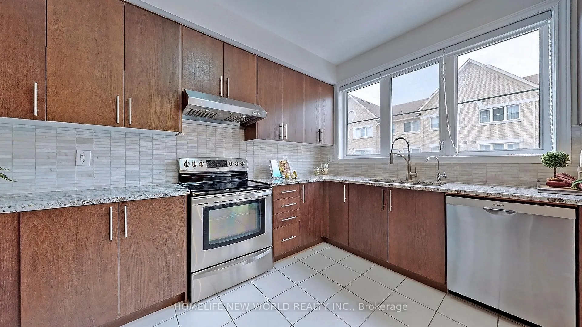 Photo 9 of 23 Victor Herbert Way, Markham, Cathedraltown — HOMEH