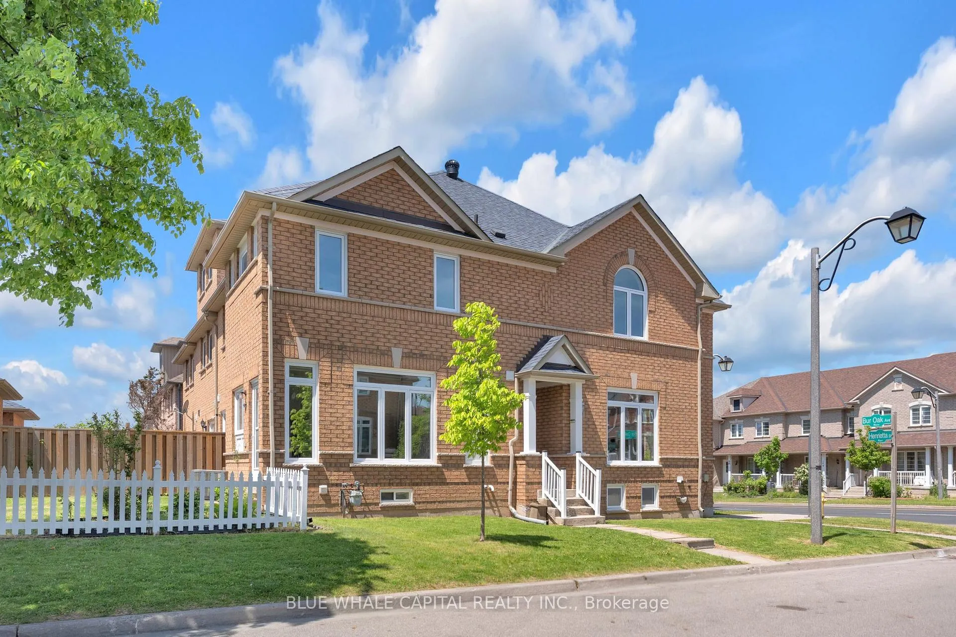 Photo 2 of 149 Bur Oak Avenue, Markham, Berczy — HOMEH