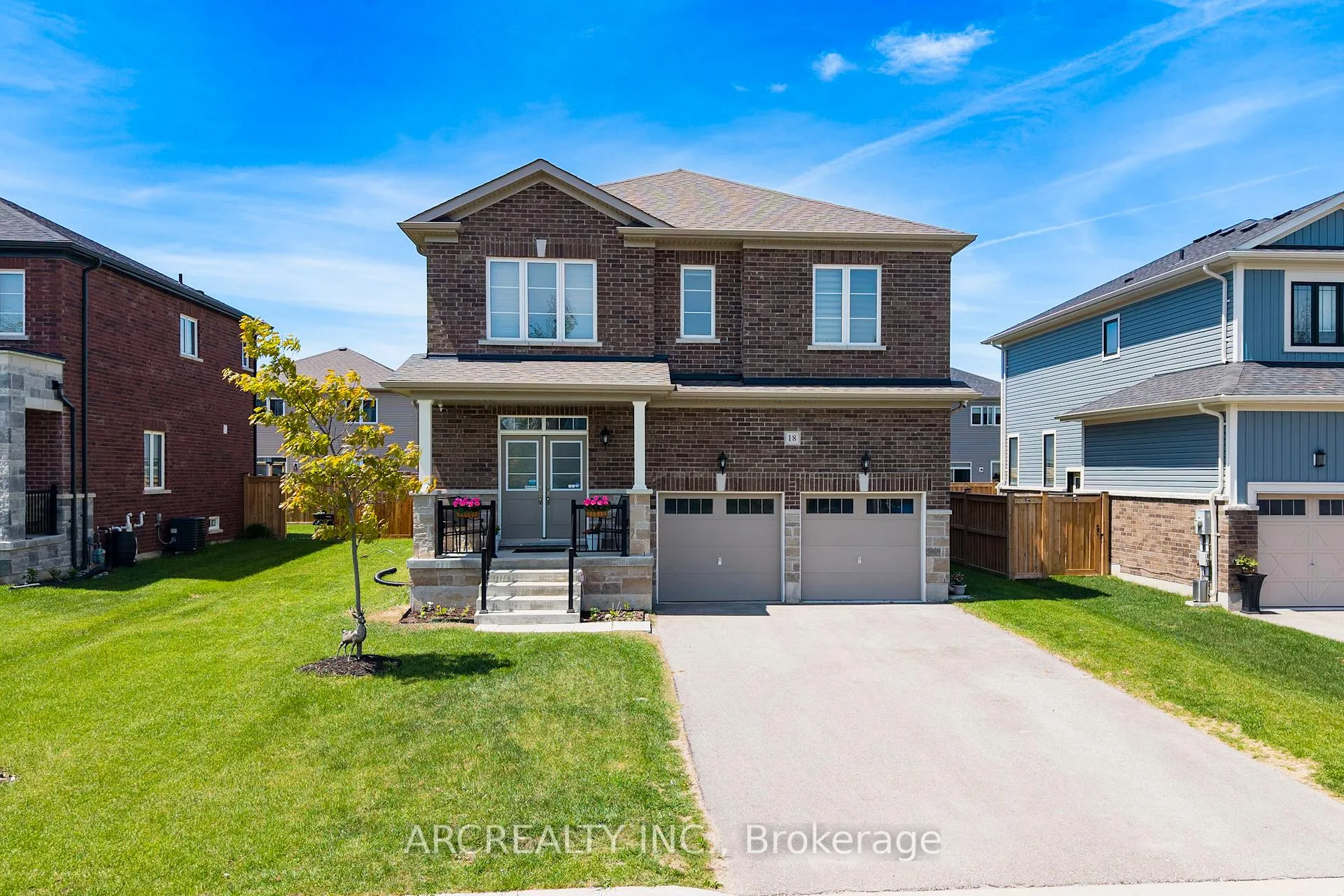 Photo 1 of 18 Emerald Street, Wasaga Beach — HOMEH