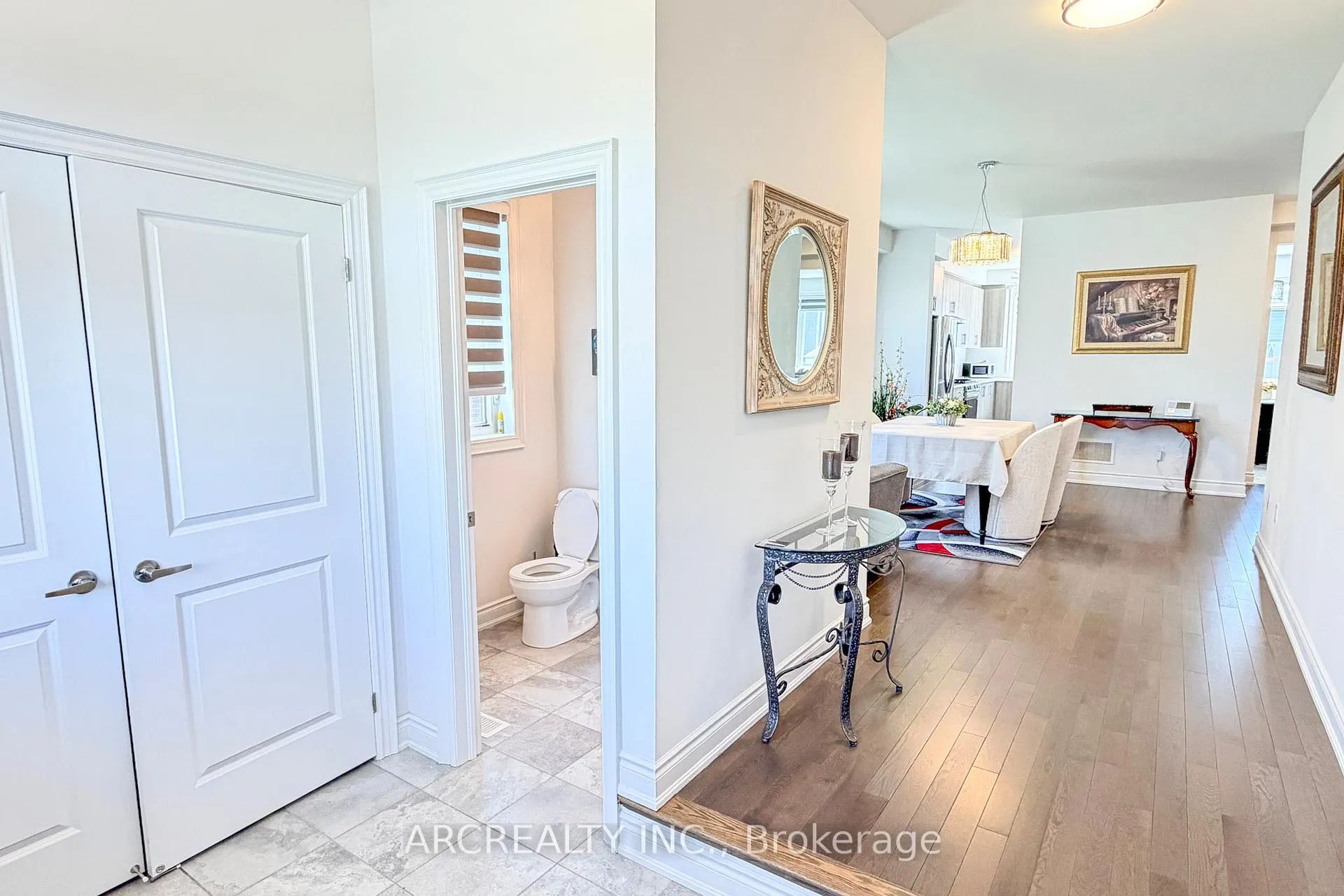Photo 2 of 18 Emerald Street, Wasaga Beach — HOMEH
