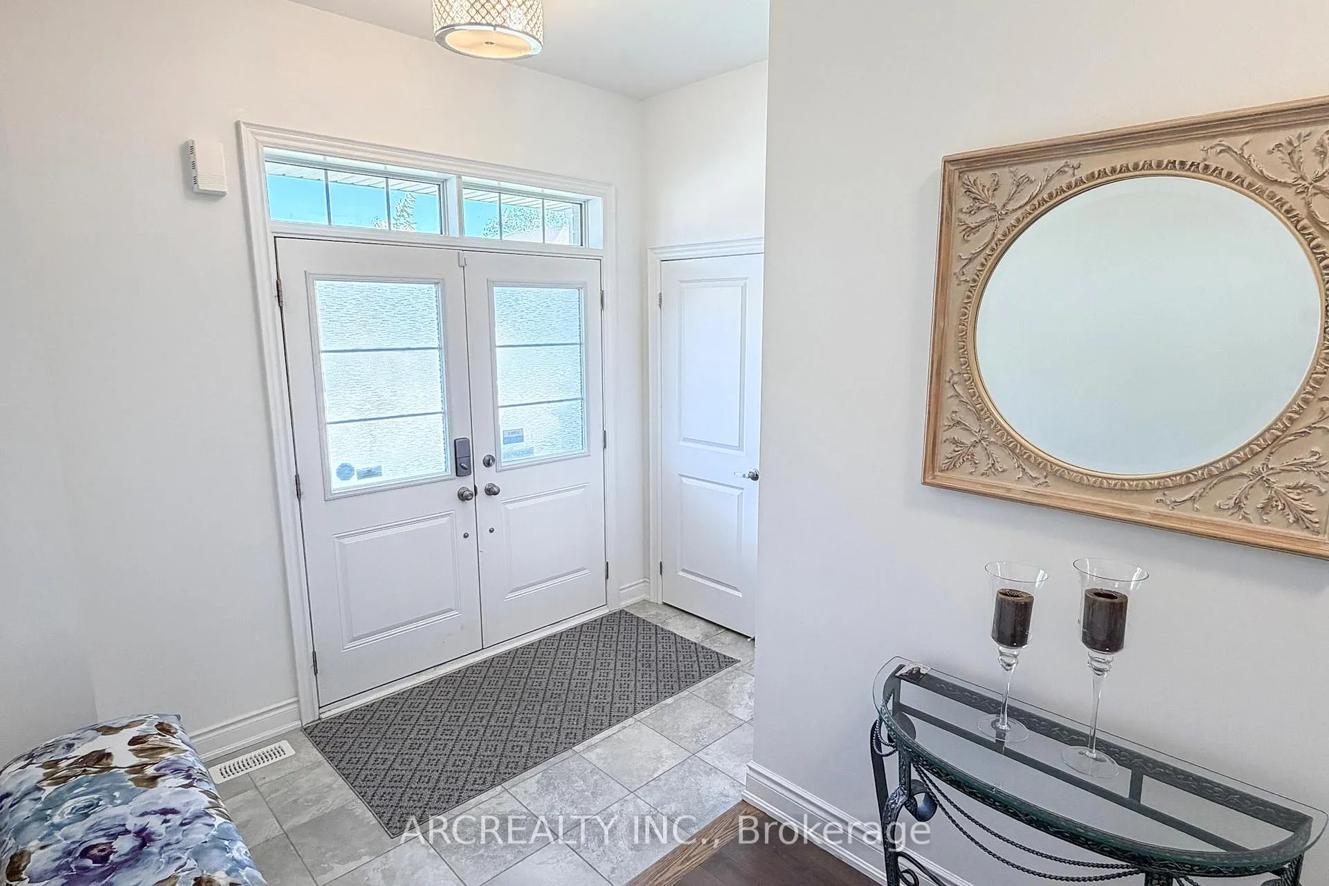 Photo 3 of 18 Emerald Street, Wasaga Beach — HOMEH