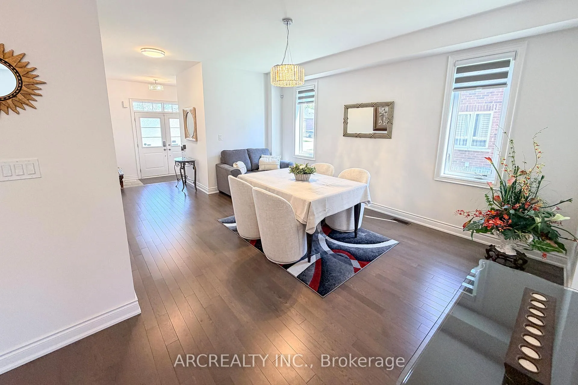 Photo 4 of 18 Emerald Street, Wasaga Beach — HOMEH