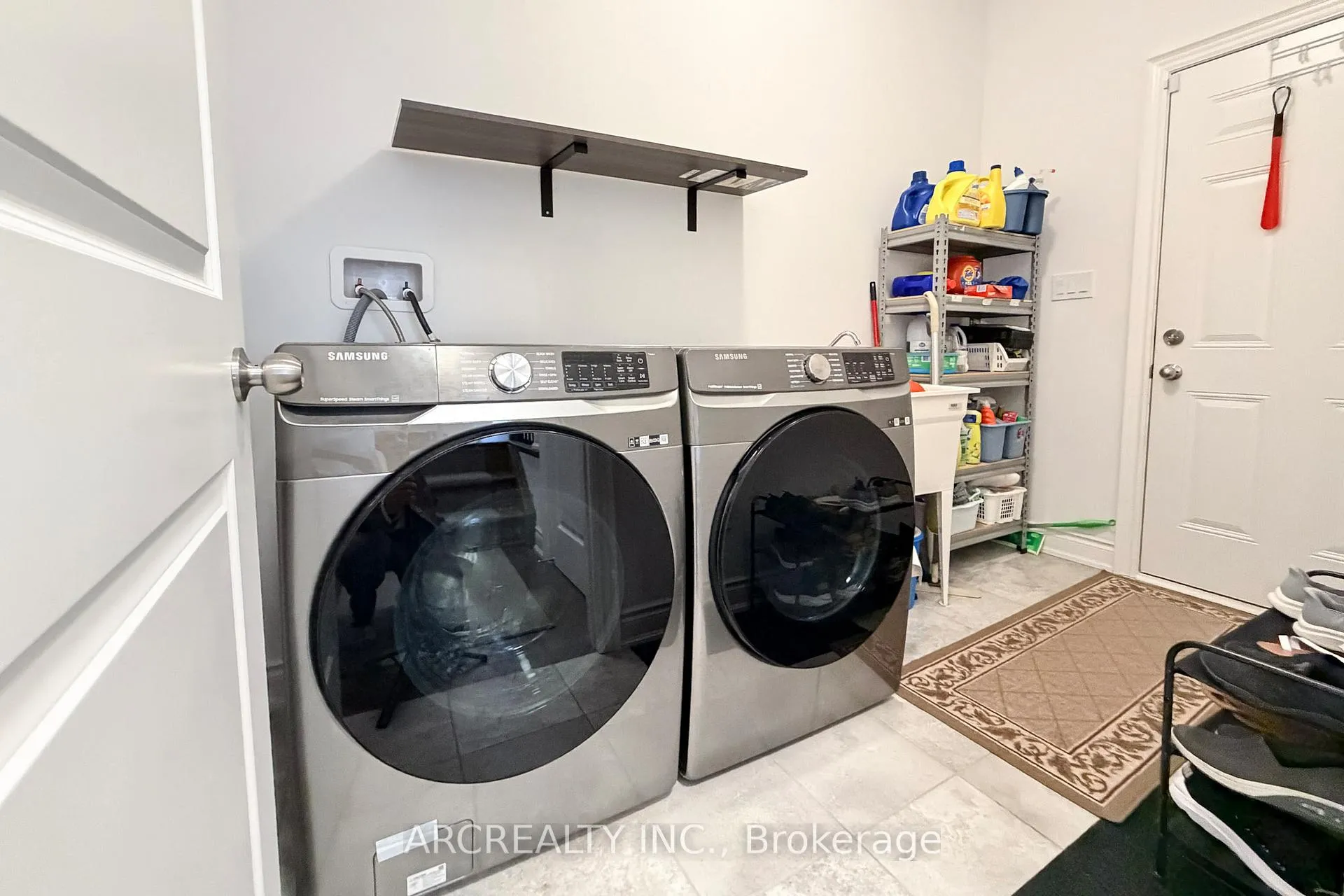 Photo 16 of 18 Emerald Street, Wasaga Beach — HOMEH