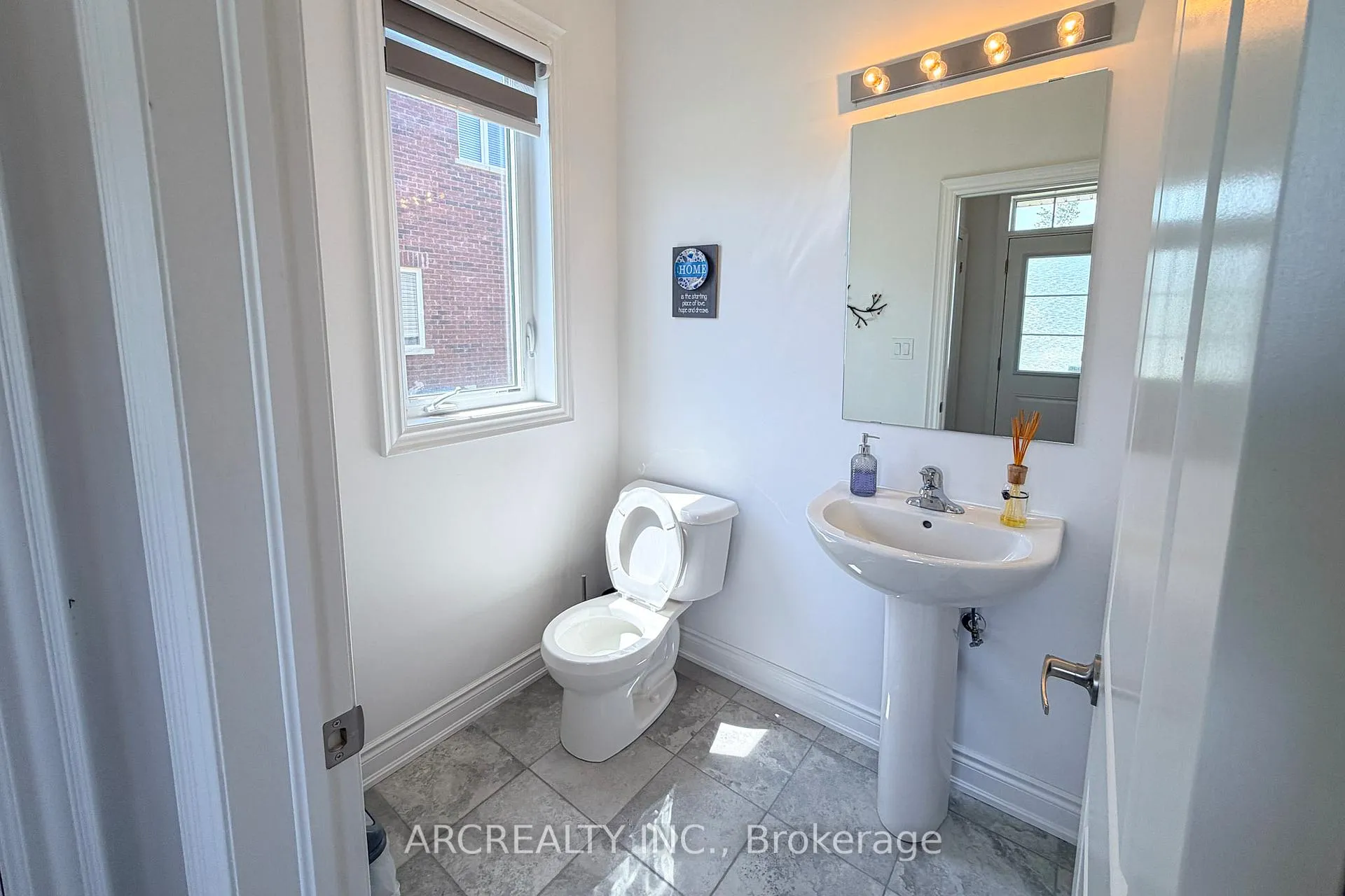 Photo 17 of 18 Emerald Street, Wasaga Beach — HOMEH