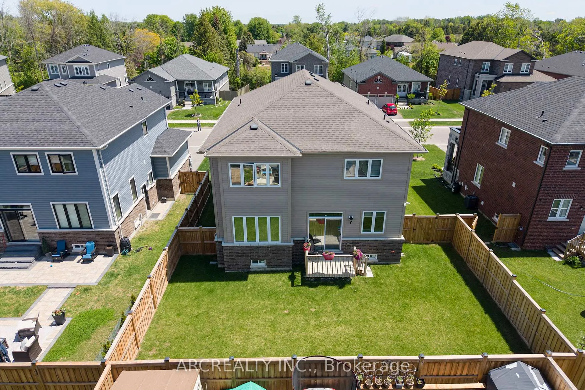 Photo 31 of 18 Emerald Street, Wasaga Beach — HOMEH