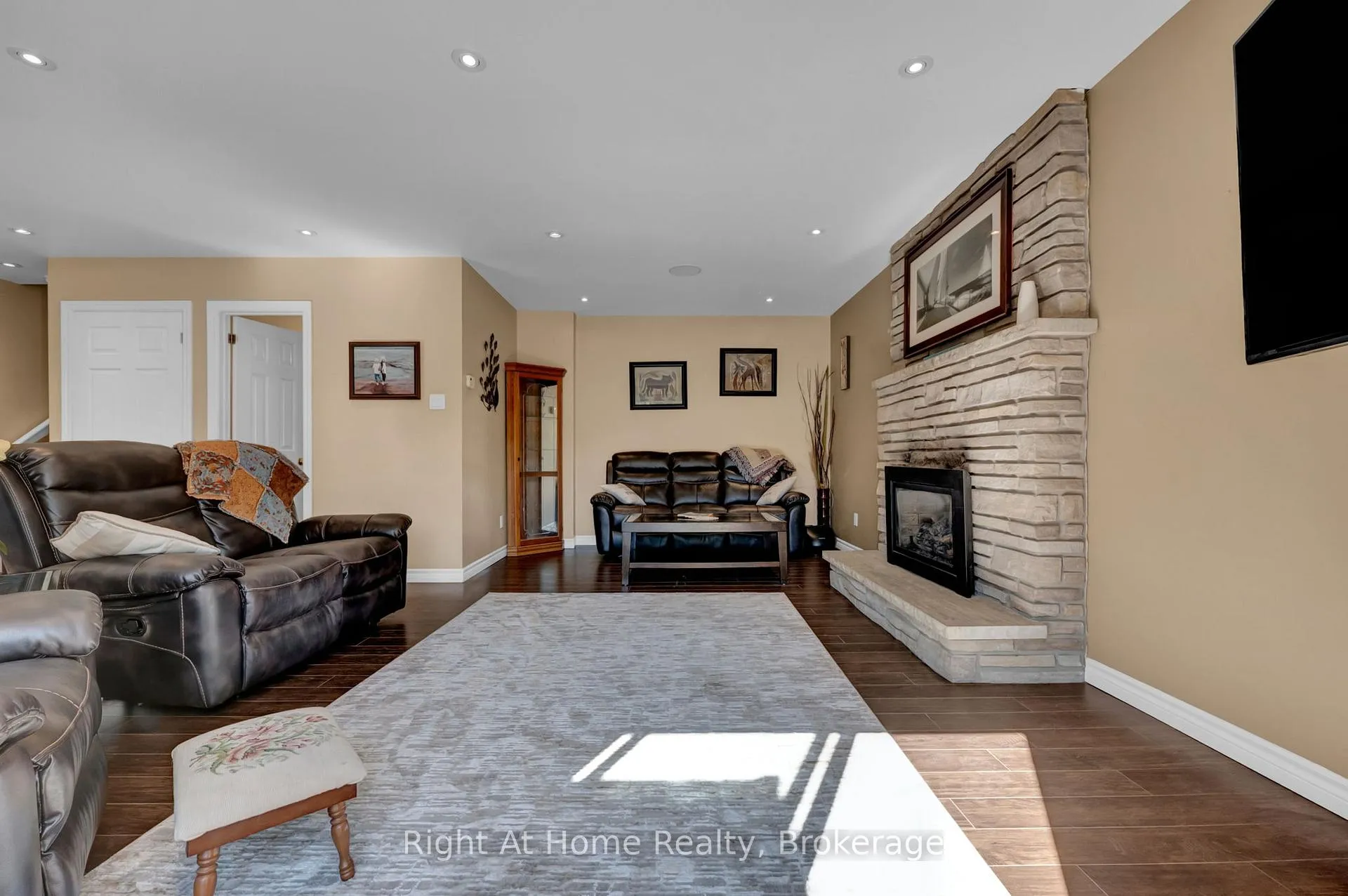 Photo 10 of 5751 Main Street, Clarington, Orono — HOMEH