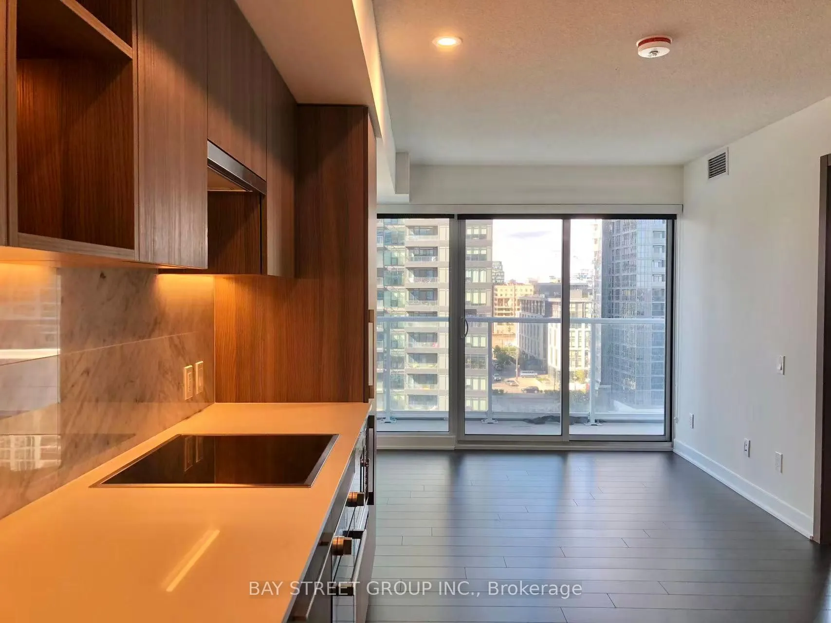 Photo 2 of Unit 1109, 17 Bathurst Street, Toronto, Waterfront Communities — HOMEH