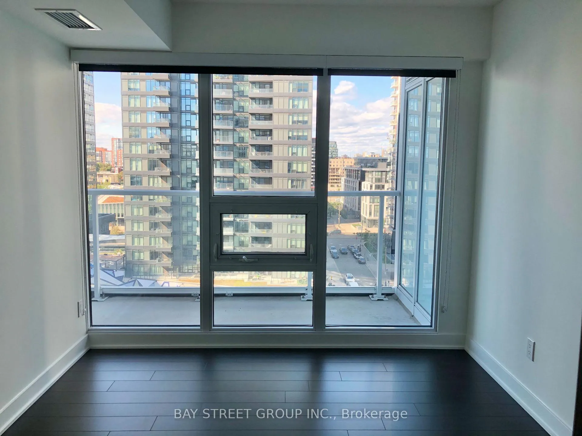 Photo 4 of Unit 1109, 17 Bathurst Street, Toronto, Waterfront Communities — HOMEH