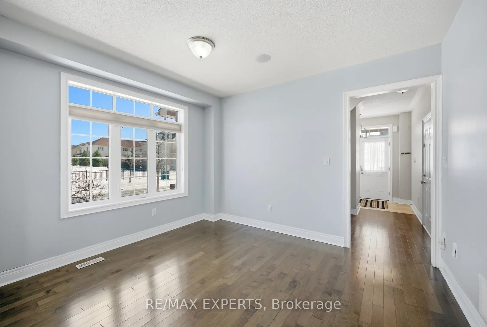 Photo 6 of 76 Forsyth Crescent, Barrie, West Bayfield — HOMEH