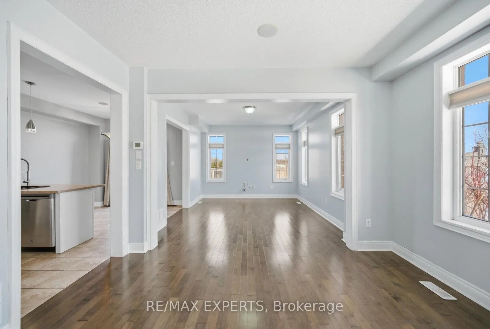 Photo 8 of 76 Forsyth Crescent, Barrie, West Bayfield — HOMEH