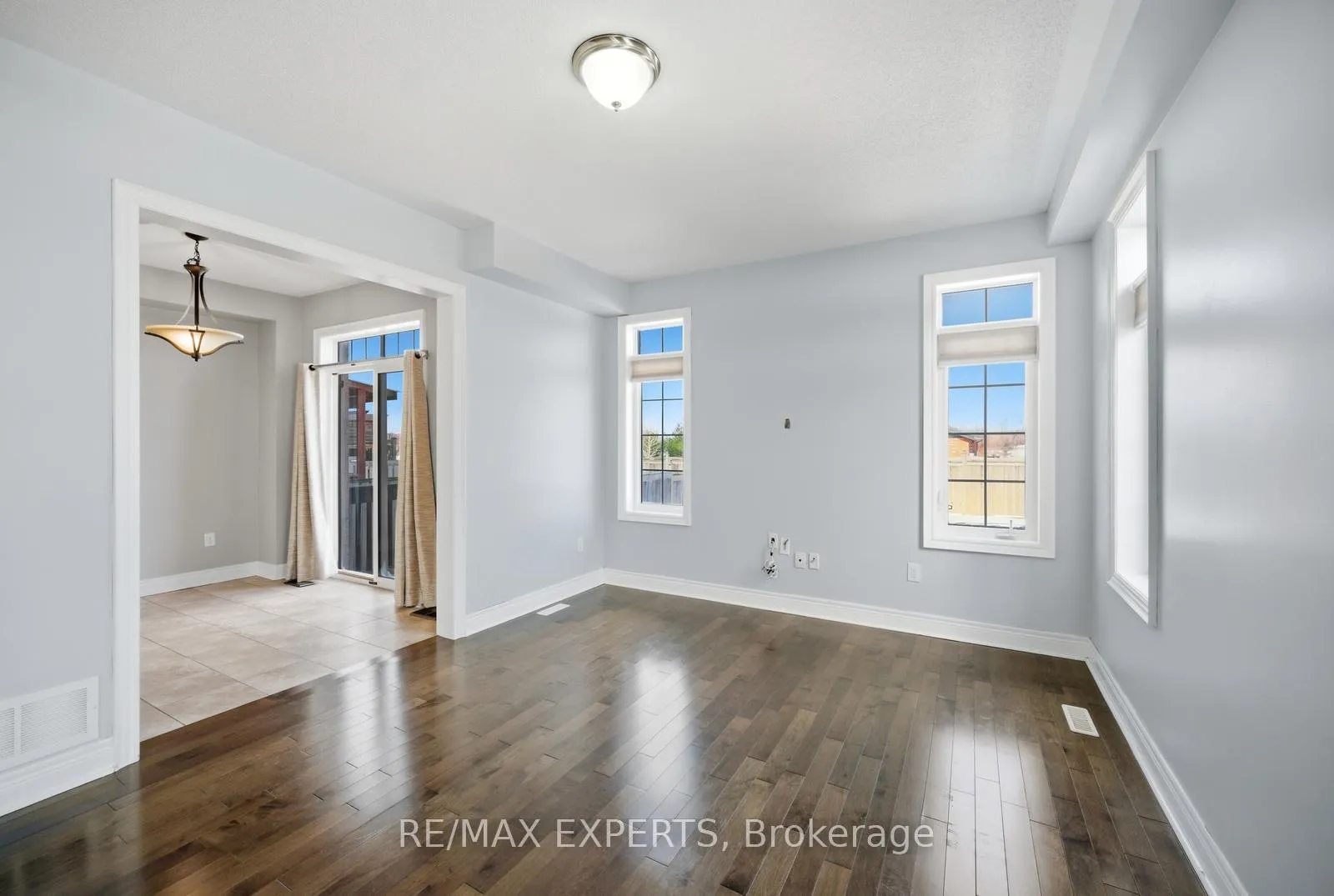 Photo 10 of 76 Forsyth Crescent, Barrie, West Bayfield — HOMEH