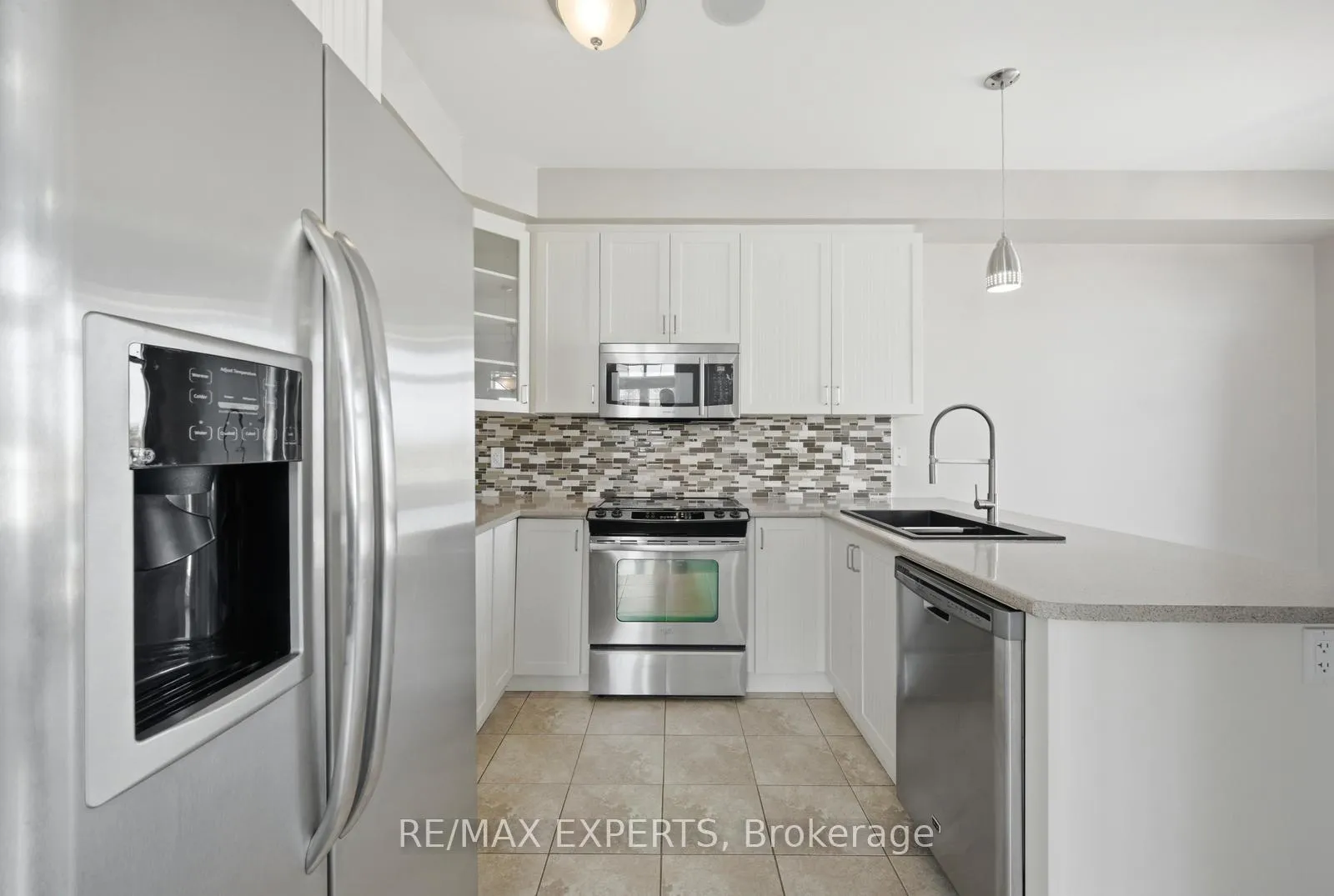 Photo 12 of 76 Forsyth Crescent, Barrie, West Bayfield — HOMEH