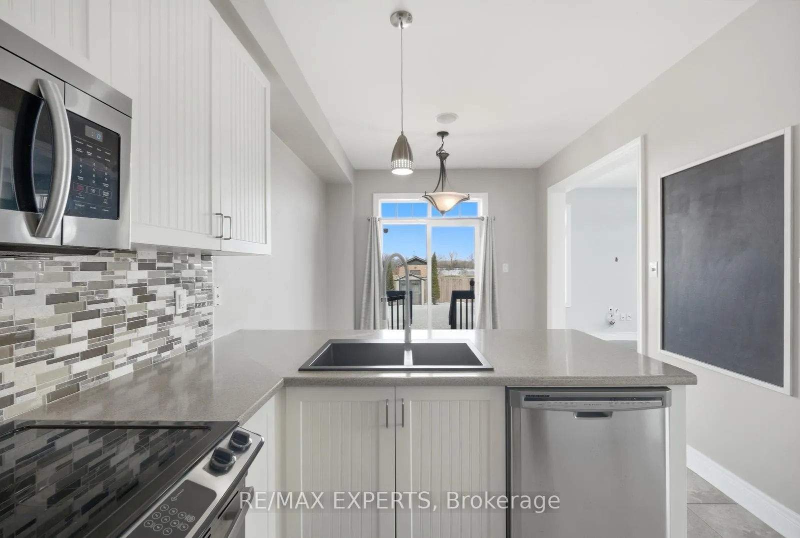 Photo 15 of 76 Forsyth Crescent, Barrie, West Bayfield — HOMEH