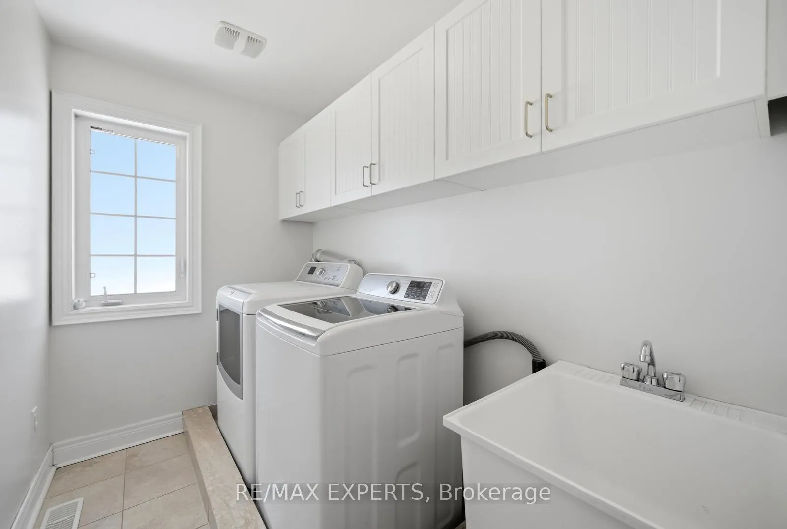 Photo 19 of 76 Forsyth Crescent, Barrie, West Bayfield — HOMEH