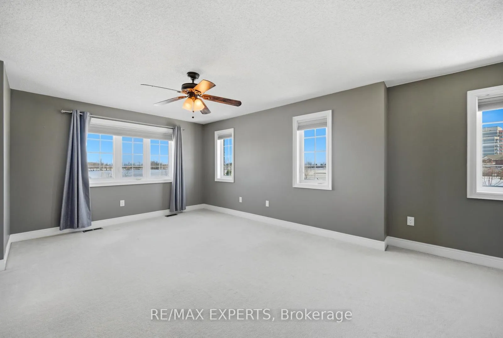 Photo 23 of 76 Forsyth Crescent, Barrie, West Bayfield — HOMEH
