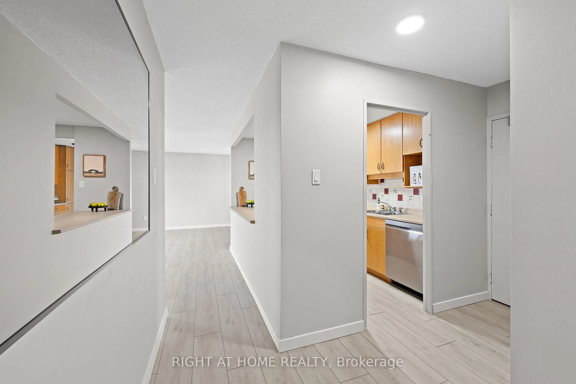 Photo 6 of Unit 507, 1025 Richmond Road, Ottawa, Woodroffe — HOMEH