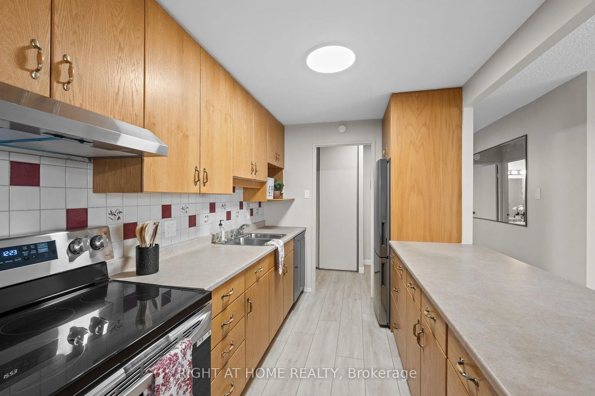 Photo 16 of Unit 507, 1025 Richmond Road, Ottawa, Woodroffe — HOMEH