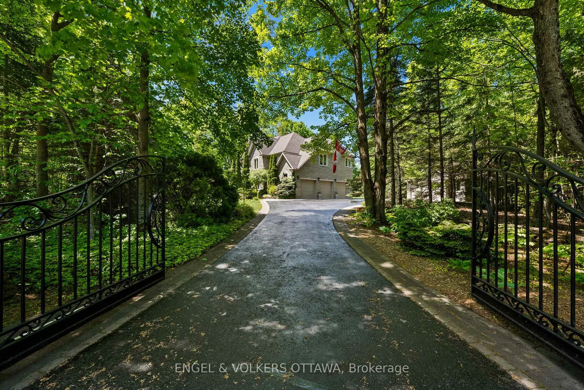 Photo 3 of 6005 Earlscourt Crescent, Ottawa, Manotick East to Manotick Station — HOMEH