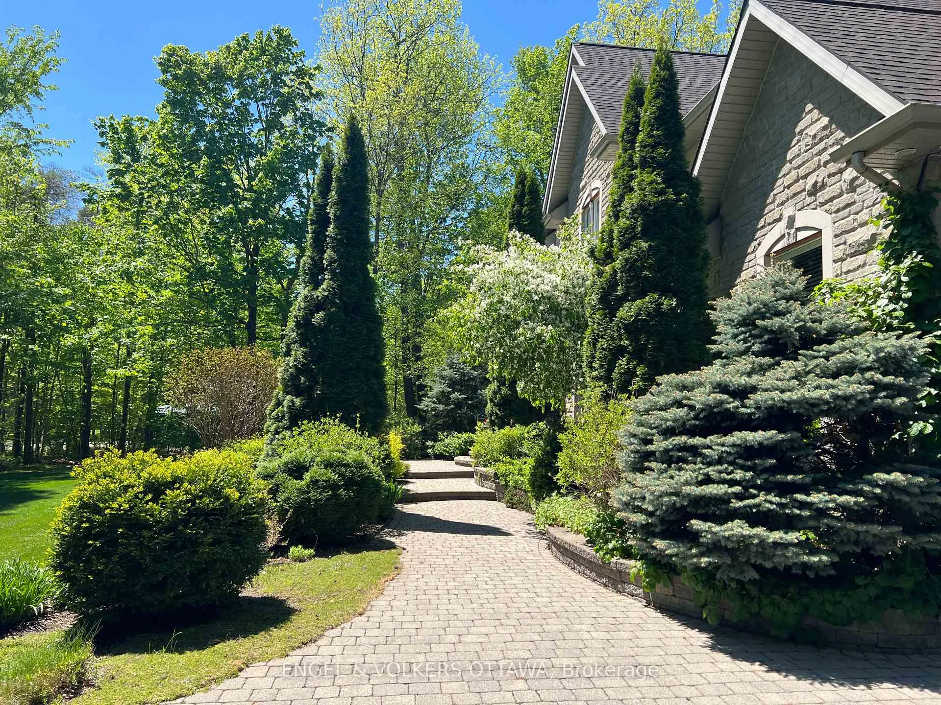 Photo 6 of 6005 Earlscourt Crescent, Ottawa, Manotick East to Manotick Station — HOMEH
