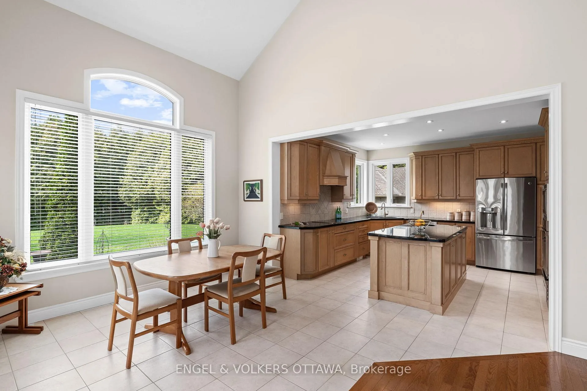 Photo 18 of 6005 Earlscourt Crescent, Ottawa, Manotick East to Manotick Station — HOMEH