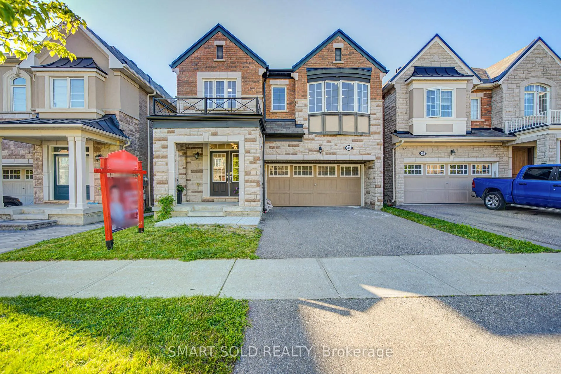 Photo 1 of 38 Crockart Lane, Aurora, Rural Aurora — HOMEH