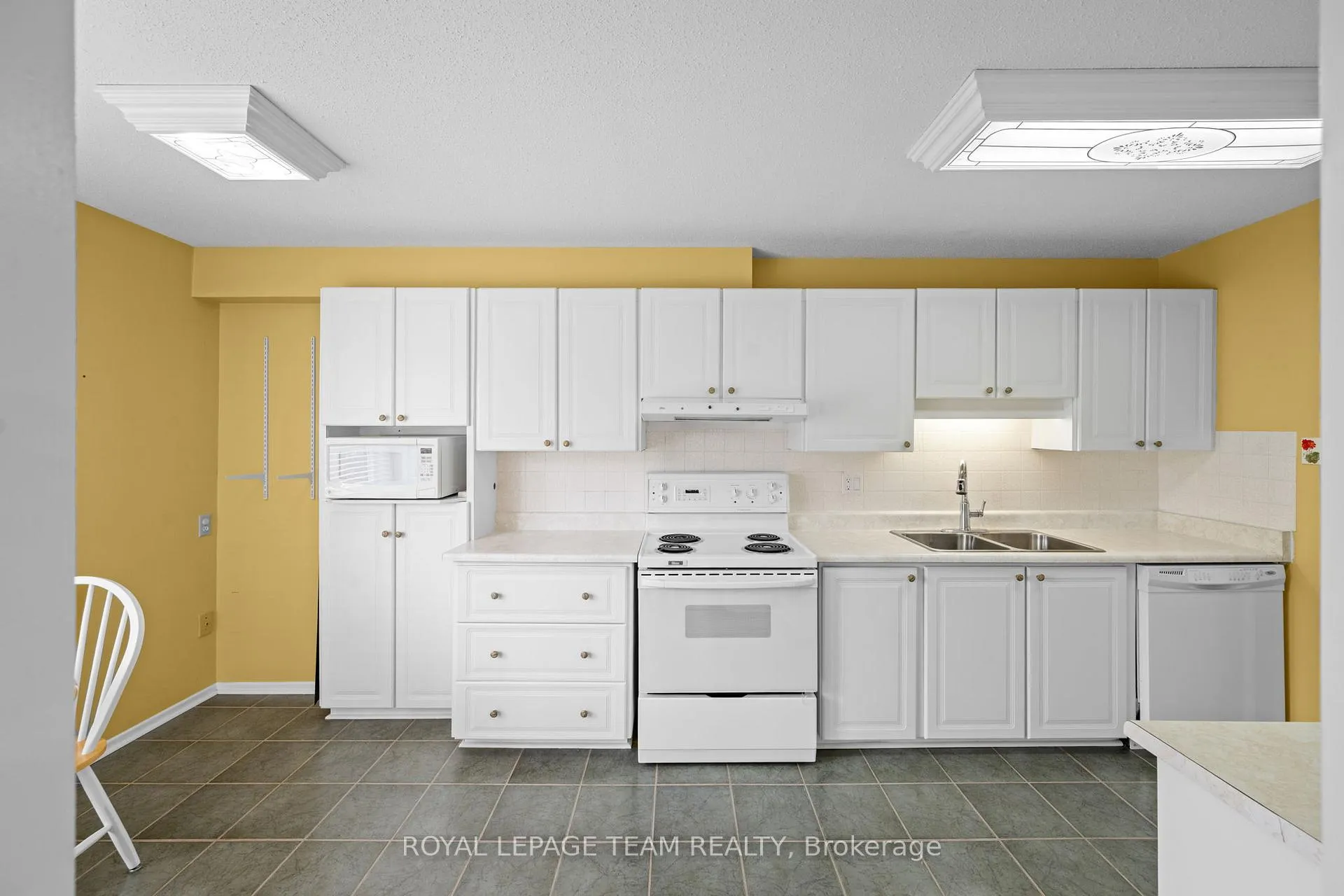 Photo 18 of 13 Arbor Ridge, Ottawa, Stittsville (Central) — HOMEH