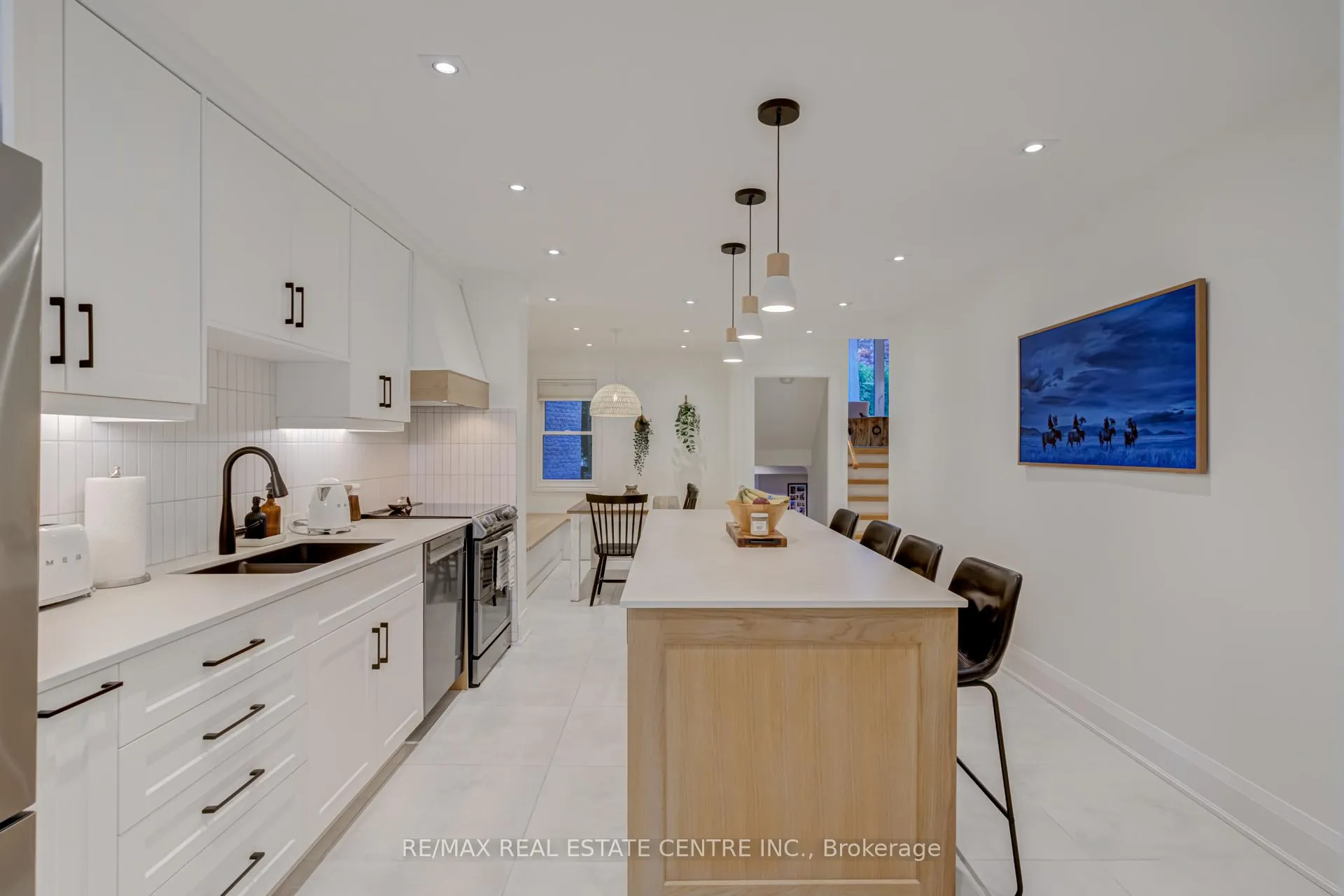 Photo 5 of 888 Sweetwater Crescent, Mississauga, Lorne Park — HOMEH