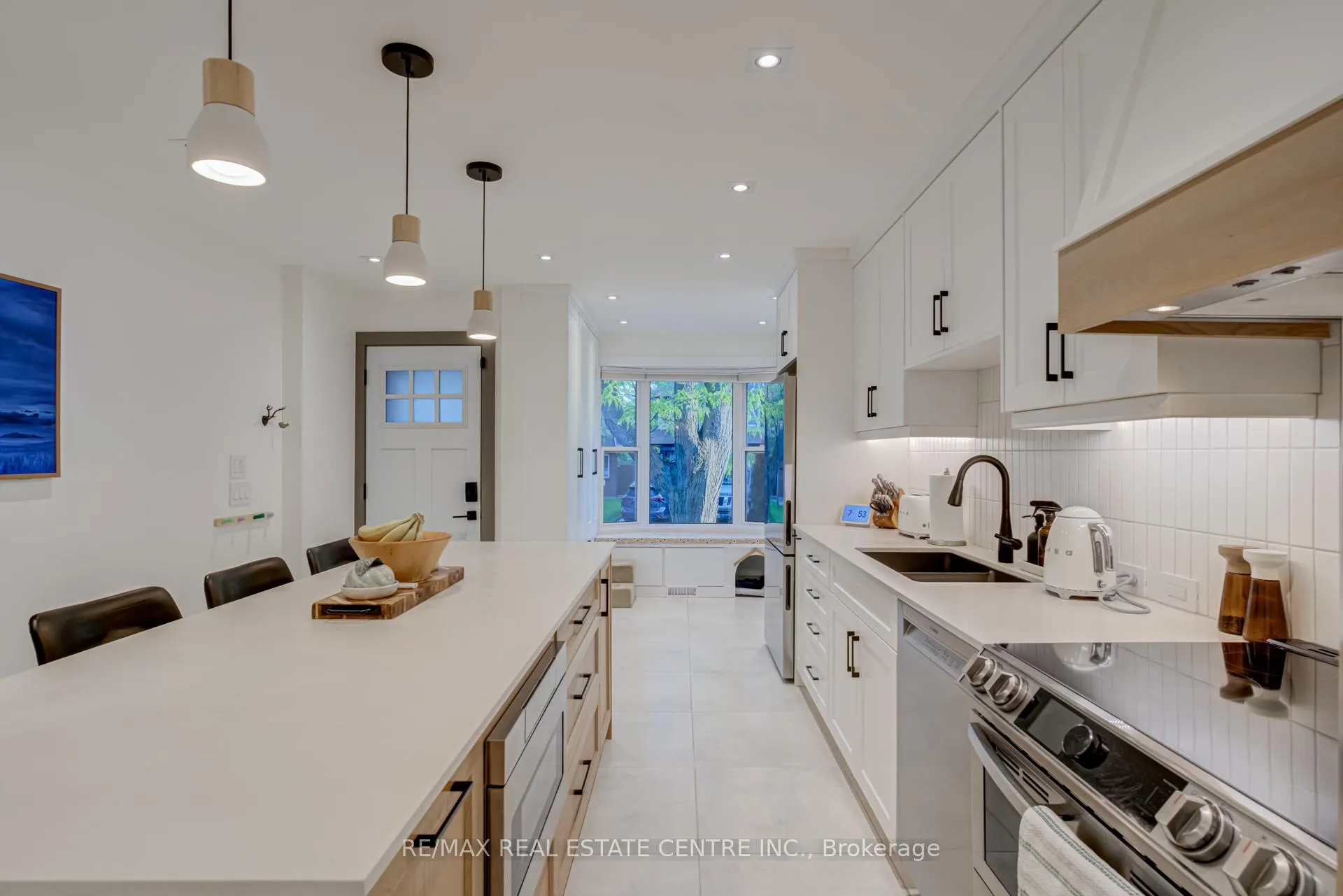Photo 6 of 888 Sweetwater Crescent, Mississauga, Lorne Park — HOMEH