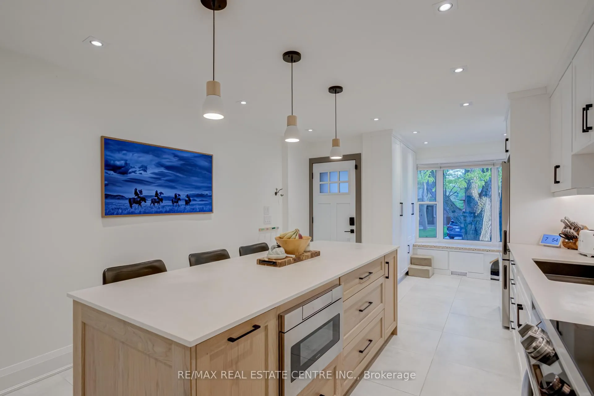Photo 8 of 888 Sweetwater Crescent, Mississauga, Lorne Park — HOMEH