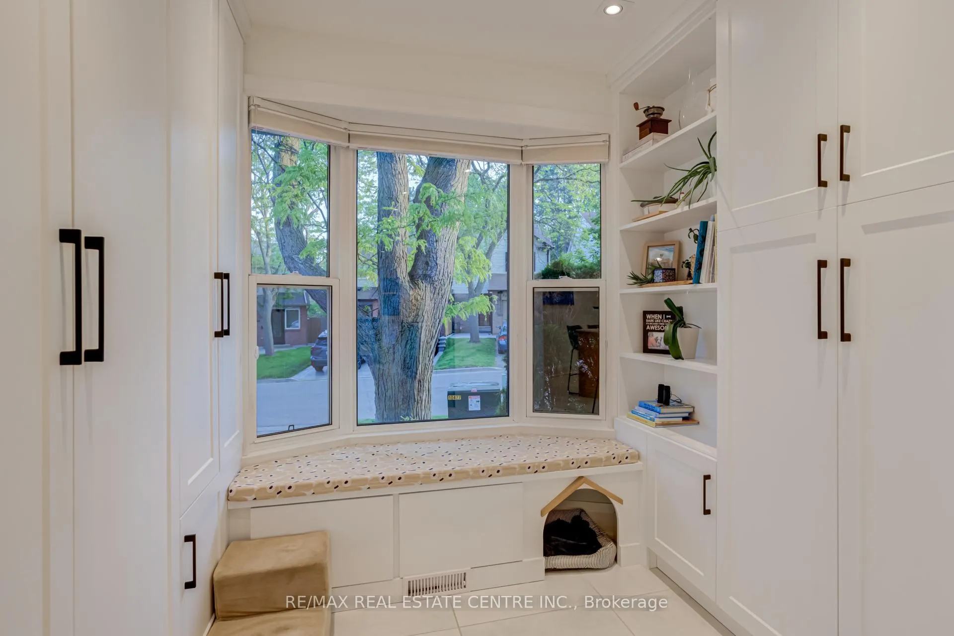 Photo 9 of 888 Sweetwater Crescent, Mississauga, Lorne Park — HOMEH