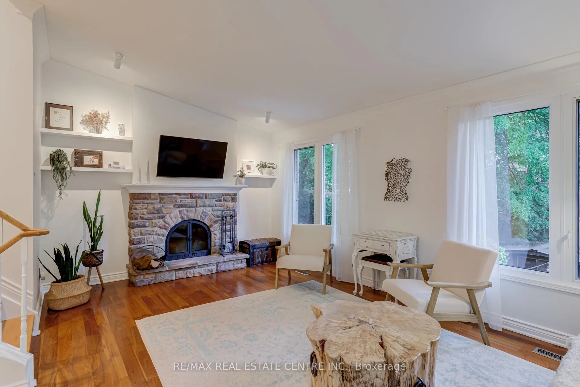 Photo 16 of 888 Sweetwater Crescent, Mississauga, Lorne Park — HOMEH