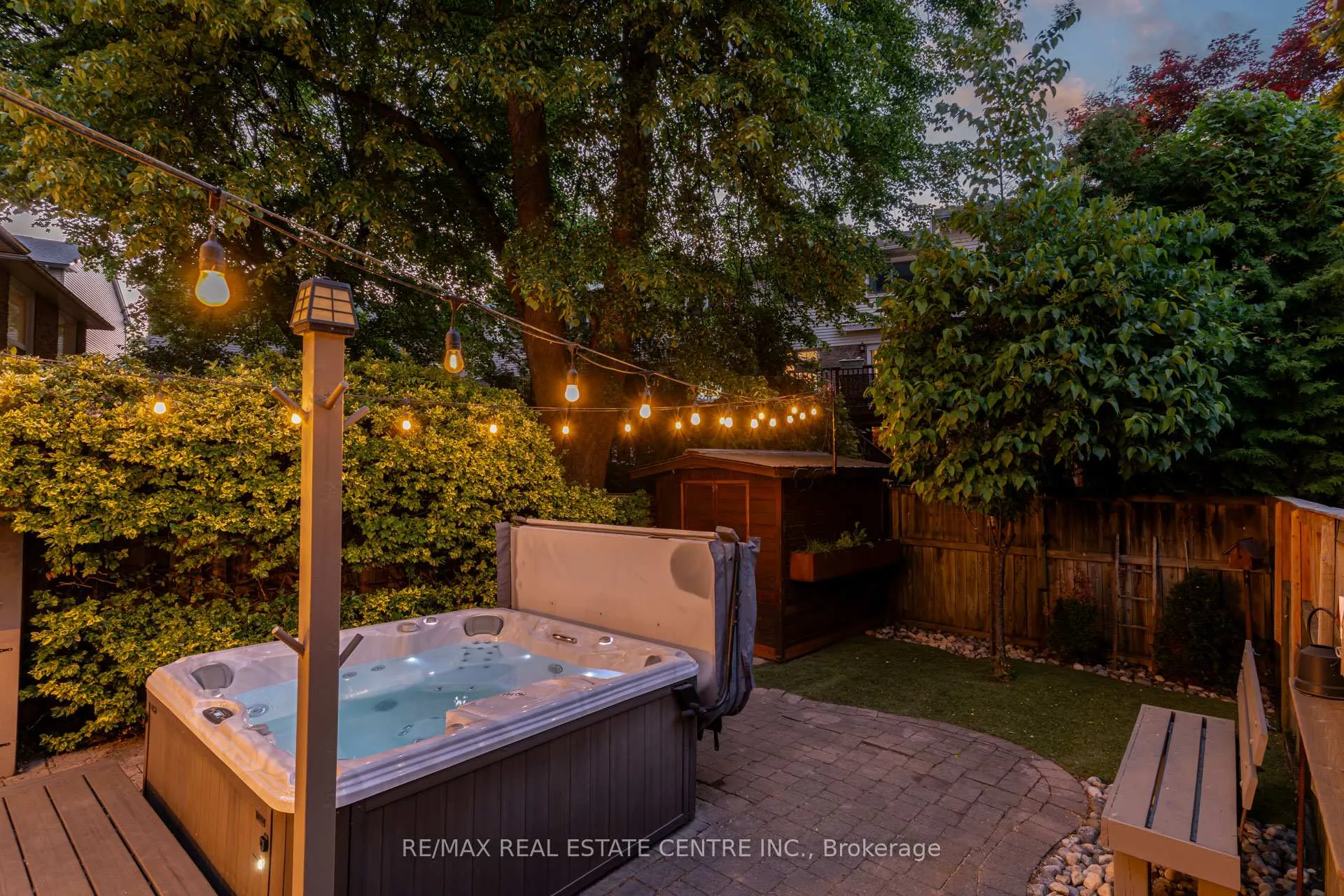 Photo 44 of 888 Sweetwater Crescent, Mississauga, Lorne Park — HOMEH