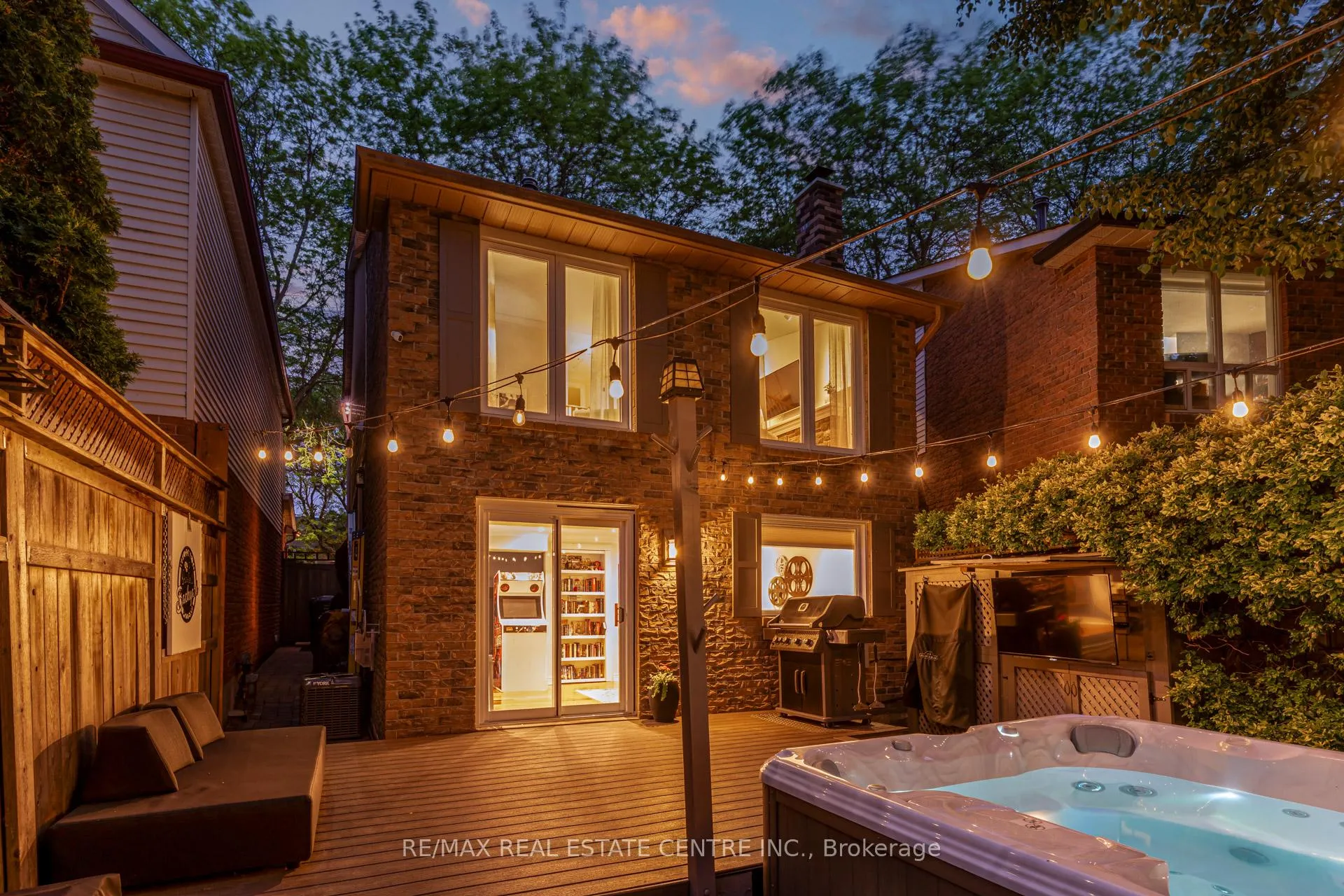 Photo 45 of 888 Sweetwater Crescent, Mississauga, Lorne Park — HOMEH