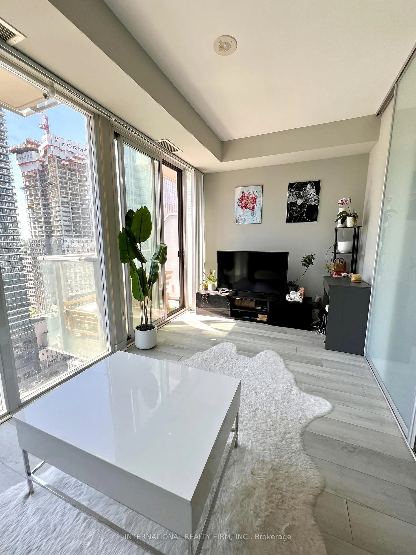 Photo 3 of Unit 2302, 126 Simcoe Street, Toronto, Waterfront Communities — HOMEH