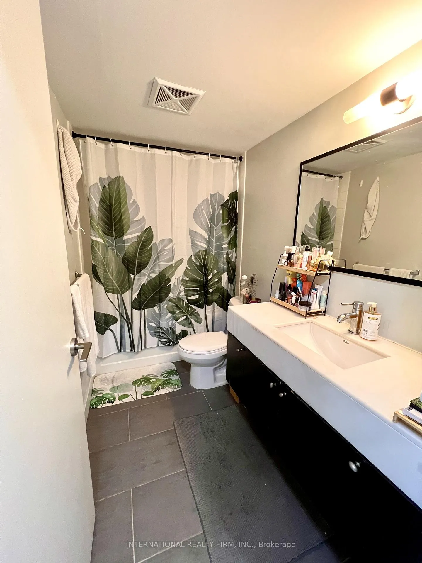 Photo 12 of Unit 2302, 126 Simcoe Street, Toronto, Waterfront Communities — HOMEH