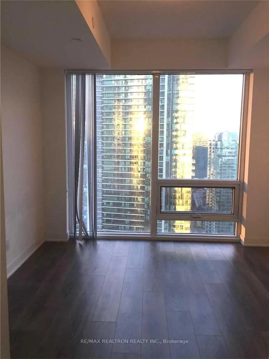Photo 8 of Unit 3505, 88 Harbour Street, Toronto, Waterfront Communities — HOMEH