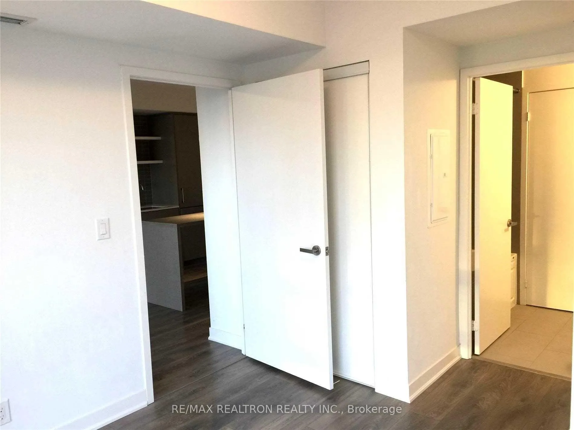 Photo 10 of Unit 3505, 88 Harbour Street, Toronto, Waterfront Communities — HOMEH