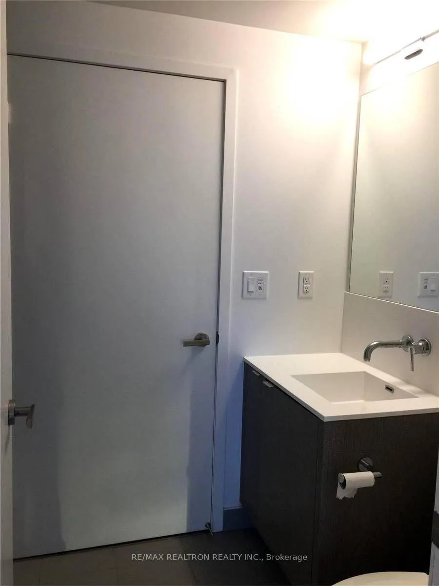 Photo 11 of Unit 3505, 88 Harbour Street, Toronto, Waterfront Communities — HOMEH