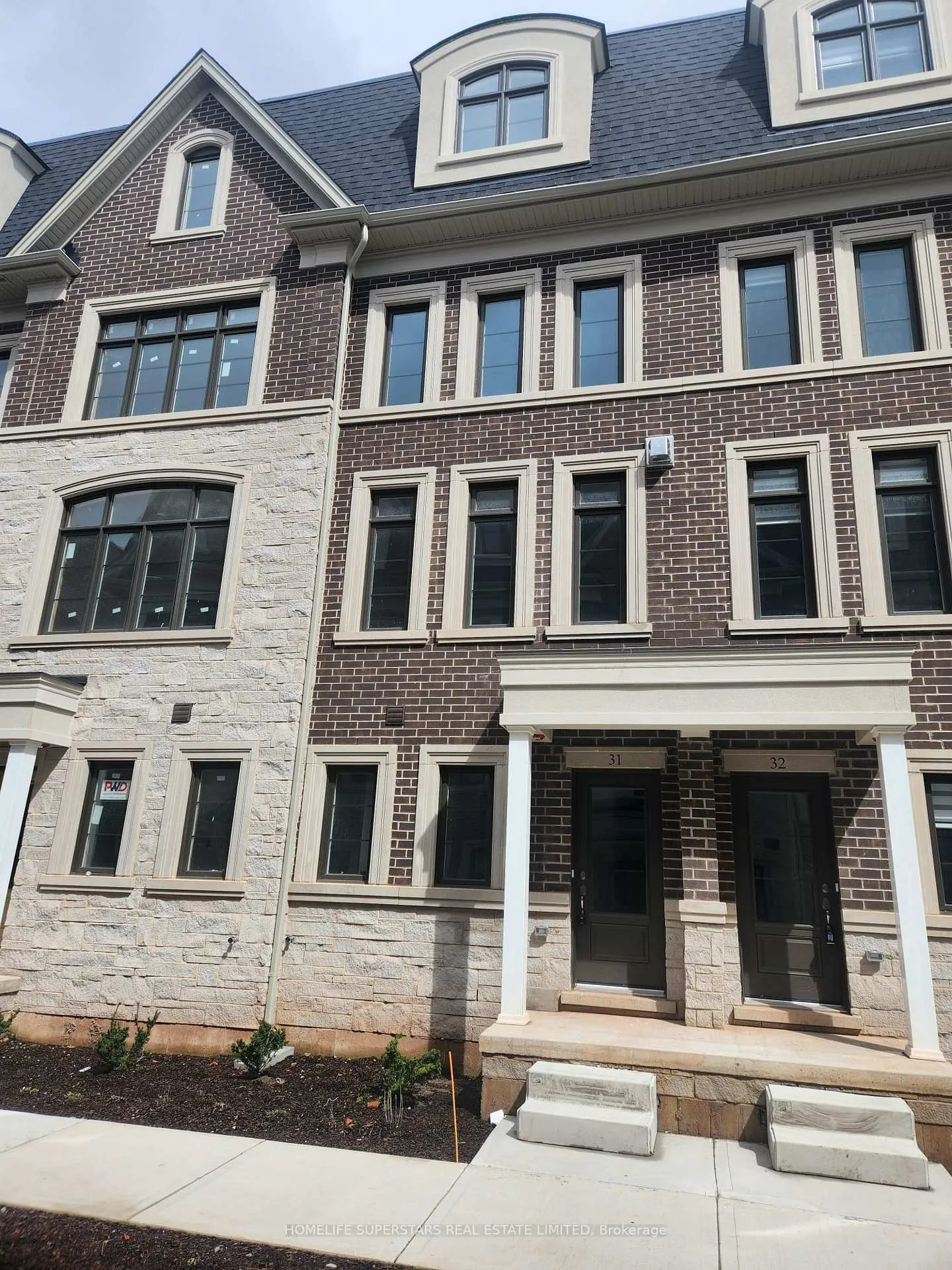 Photo 2 of Unit 31, 280 Melody Common E, Oakville, River Oaks — HOMEH