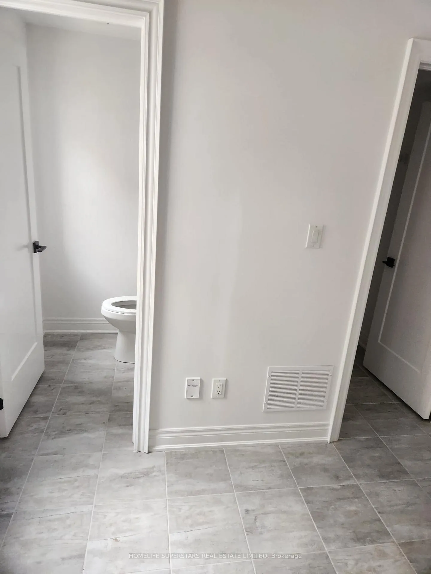 Photo 7 of Unit 31, 280 Melody Common E, Oakville, River Oaks — HOMEH