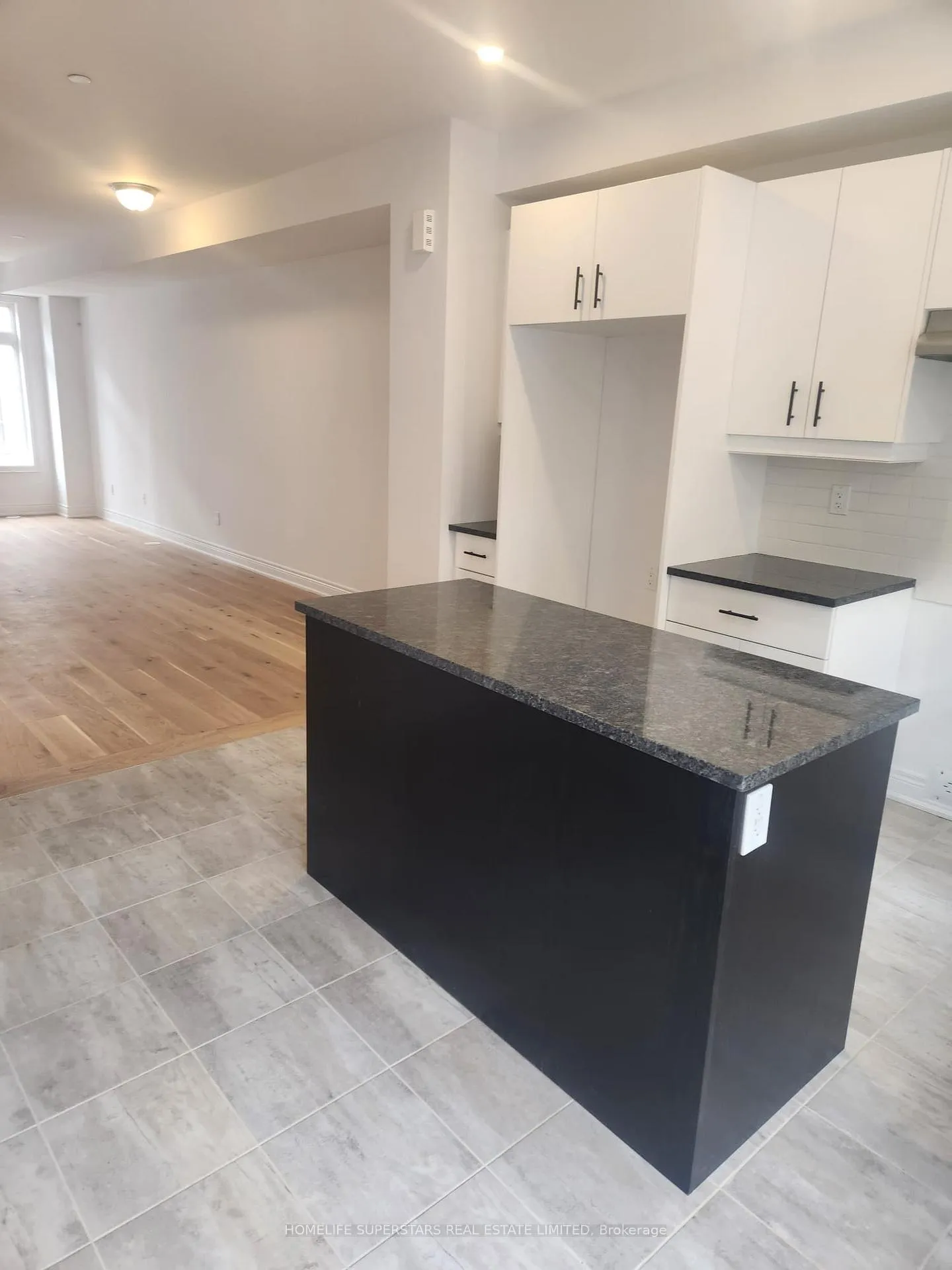 Photo 11 of Unit 31, 280 Melody Common E, Oakville, River Oaks — HOMEH