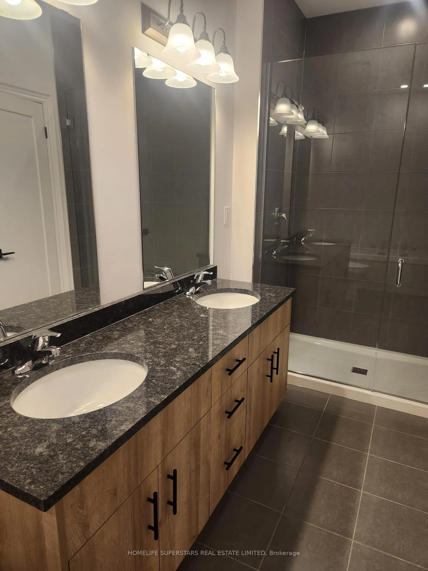 Photo 18 of Unit 31, 280 Melody Common E, Oakville, River Oaks — HOMEH