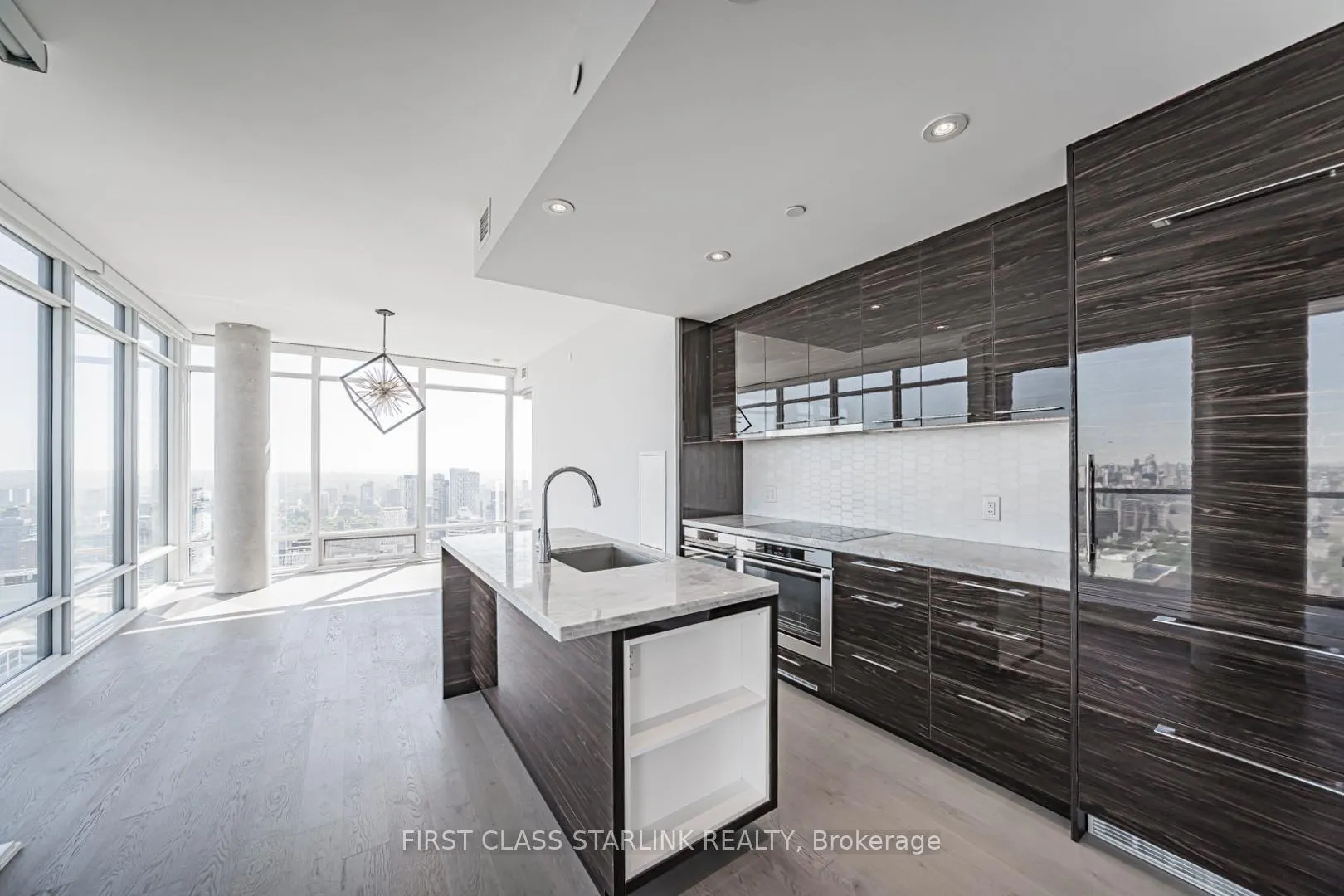 Photo 2 of Unit 4802, 488 University Avenue, Toronto, Bay Street Corridor — HOMEH